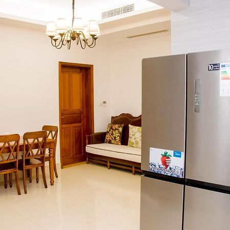 Lark Hotel Dar es Salaam Eksteriør billede