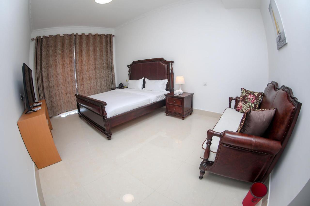 Lark Hotel Dar es Salaam Eksteriør billede