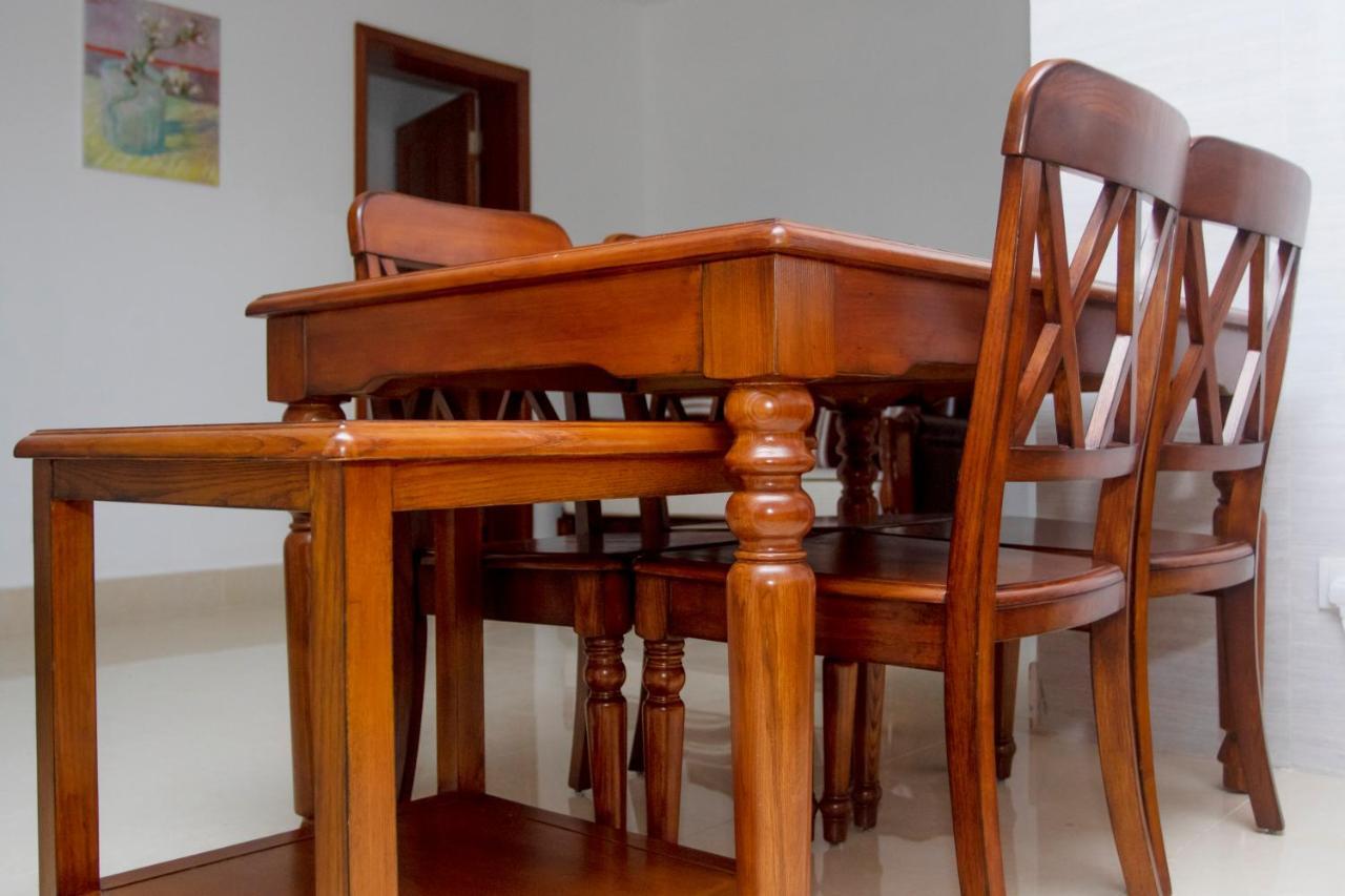 Lark Hotel Dar es Salaam Eksteriør billede