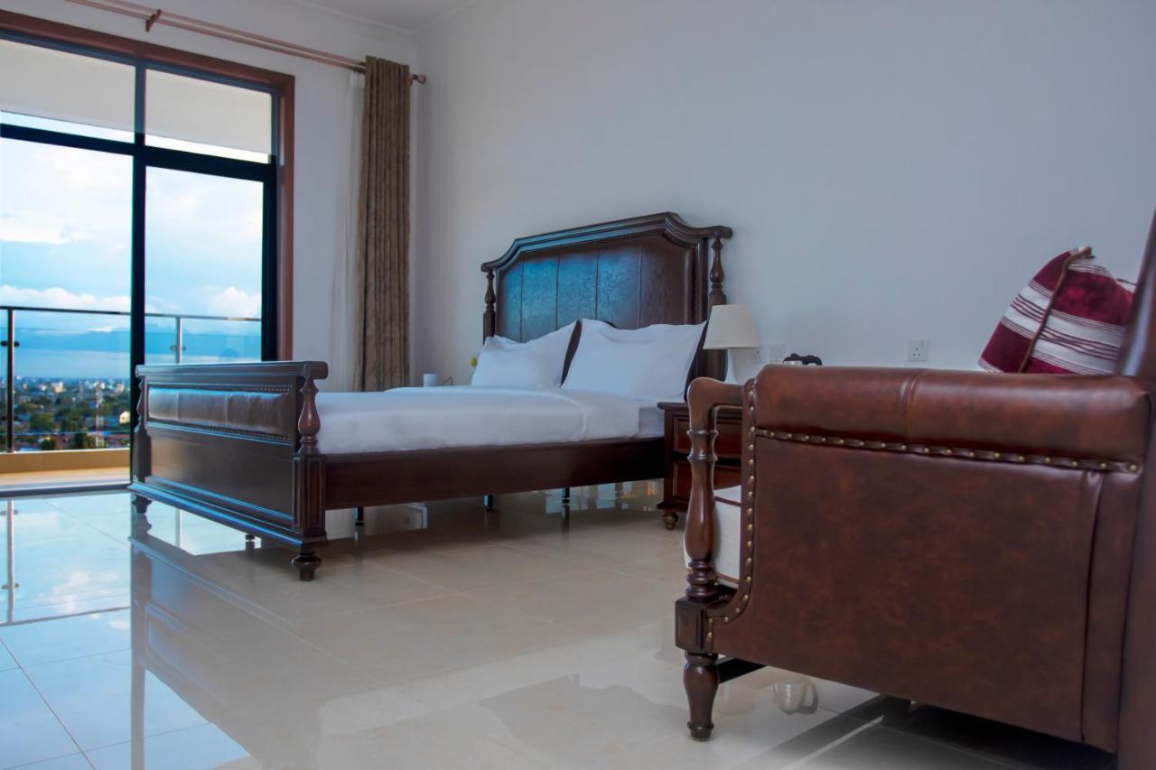 Lark Hotel Dar es Salaam Eksteriør billede
