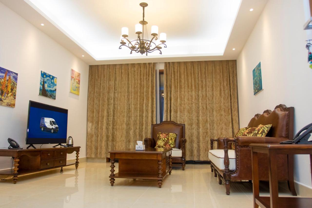 Lark Hotel Dar es Salaam Eksteriør billede