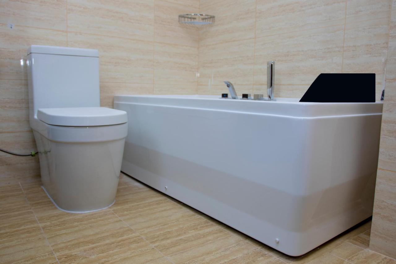 Lark Hotel Dar es Salaam Eksteriør billede