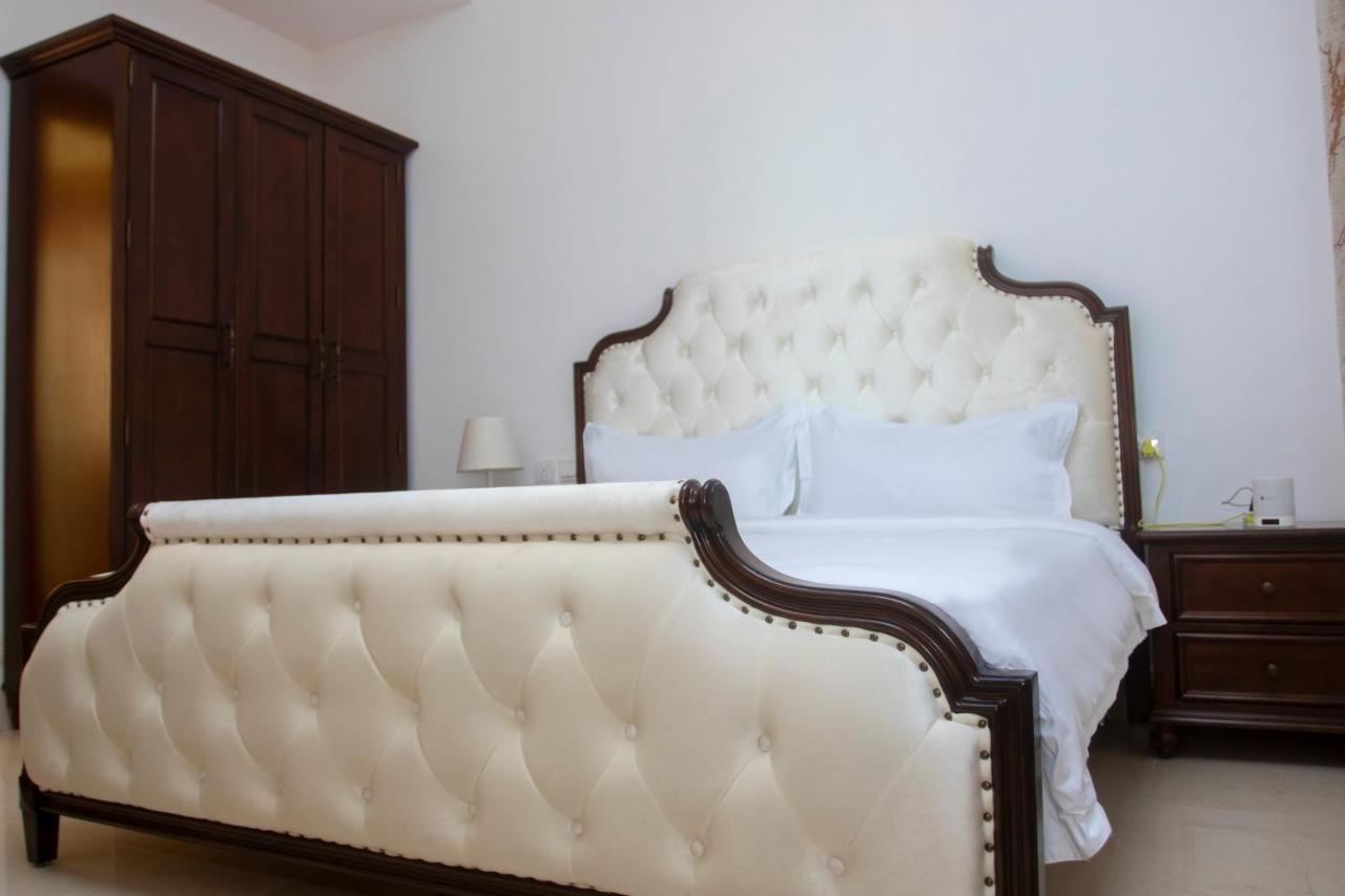 Lark Hotel Dar es Salaam Eksteriør billede