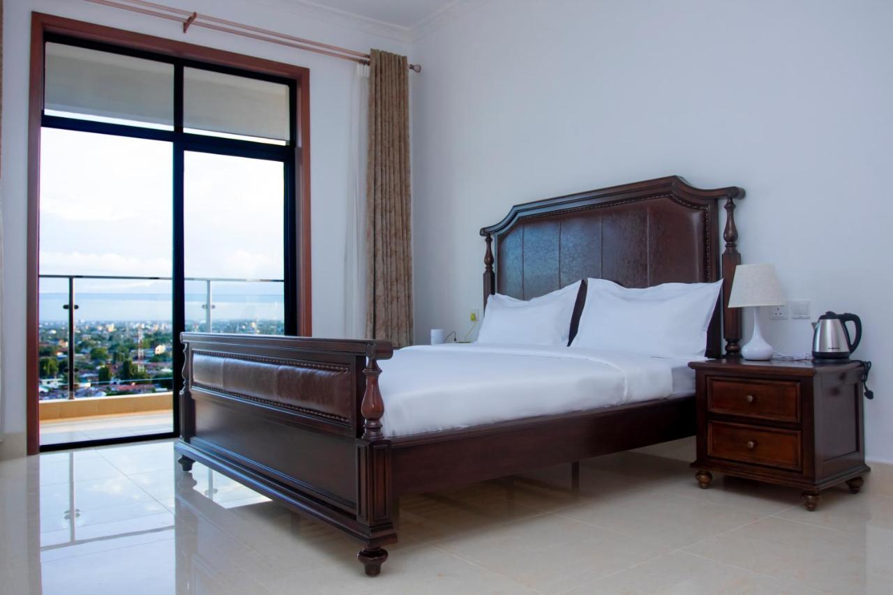 Lark Hotel Dar es Salaam Eksteriør billede