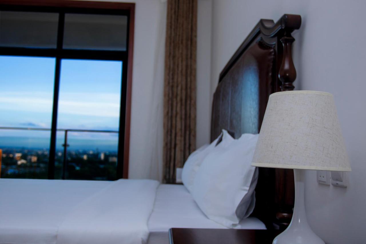 Lark Hotel Dar es Salaam Eksteriør billede