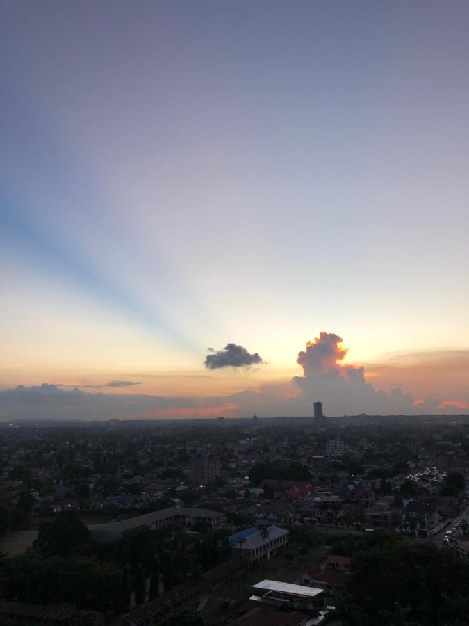 Lark Hotel Dar es Salaam Eksteriør billede